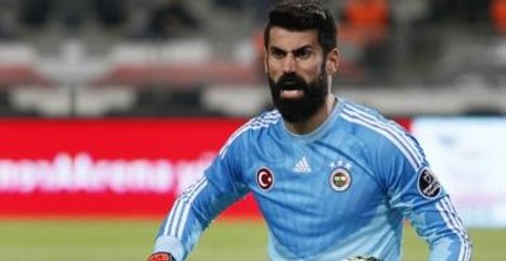 Volkan'dan Demba Ba'ya Küfür