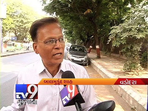 Shocking !!! Policemen riding bikes without wearing helmets, Vadodara - Tv9 Gujarati