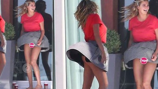 Pics Kate Upton Flashes Butt Wardrobe Malfunction Video