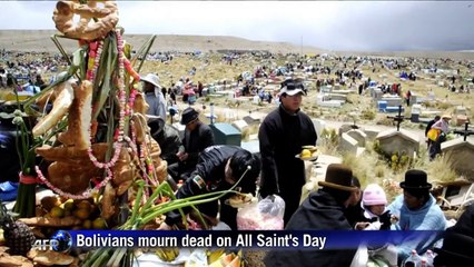 Bolivians mourns dead on All Saint's Day