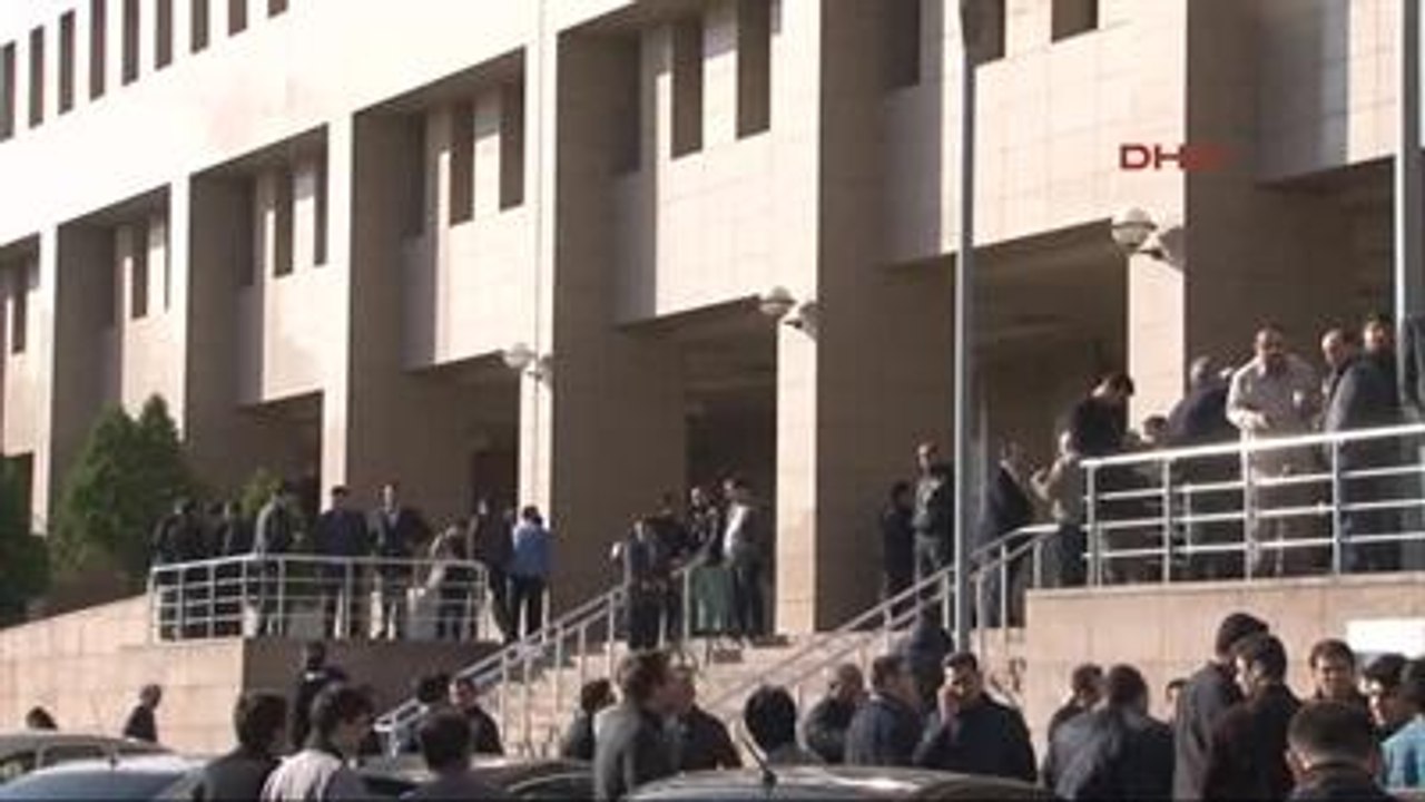 İzmir Yasa Dışı Dinleme Polislerin Davası Başladı-2