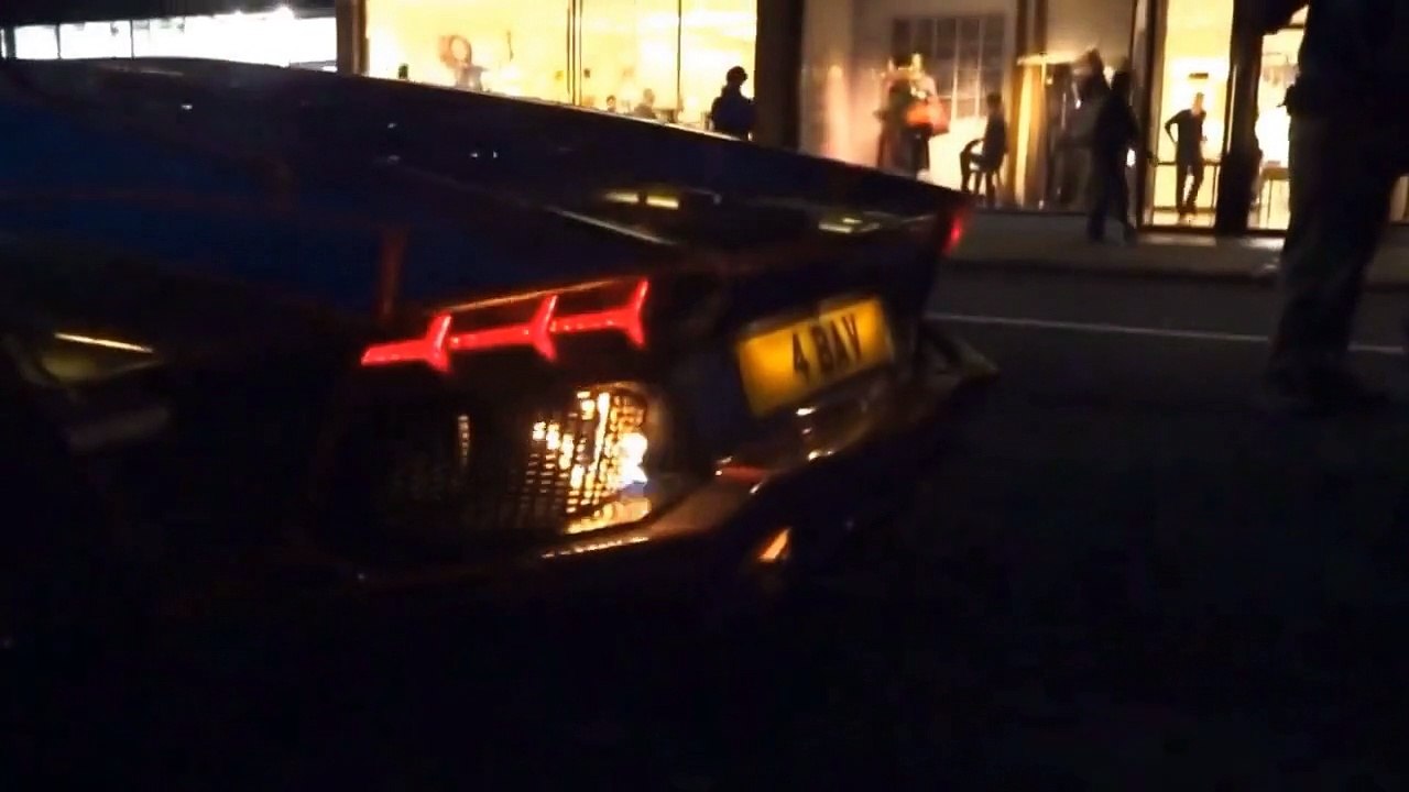 Lamborghini Aventador catches fire on Sloane Street