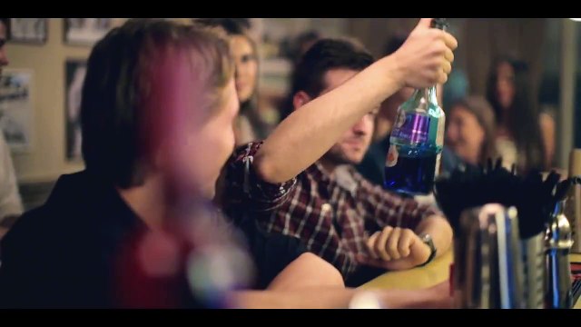 Ivana Selakov & Aca Lukas-Omaklo mi se-(Official Video)