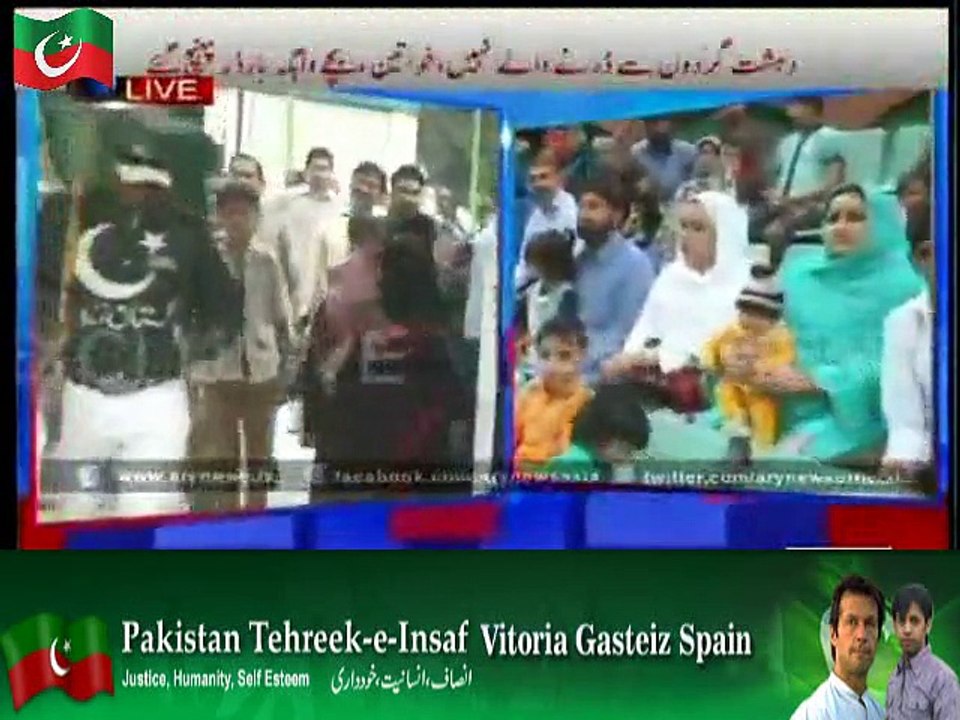 Pakistanis chanting "Pakistan Zindabad", while Indian stands at the background appear empty, at Wagah border Lahore