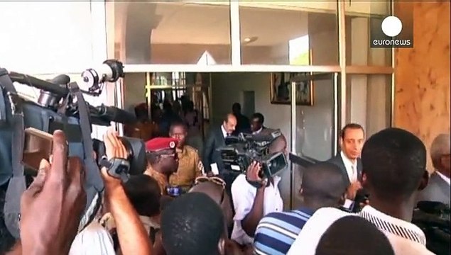 Буркина-Фасо: Африканский союз требует передать власть гражданскому правительству