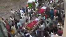 Pakistan buries victims of deadly blast