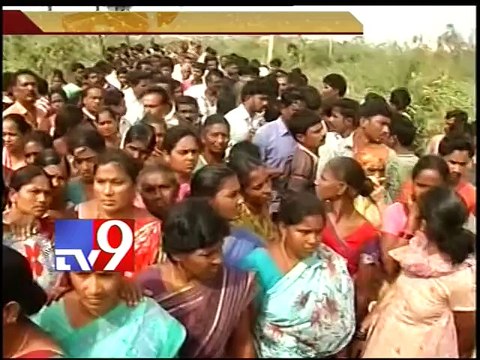 My husband died of police torture - Army Jawan Appalraju's wife - Tv9