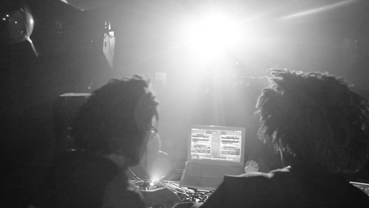 William Wilson Doppelganger Frozen Mirror Mirror vendredi 7 novembre 2014 au Nüba Rooftop Paris