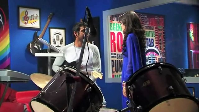 Kumkum Bhagya Pragya teaches Abhi how to sing