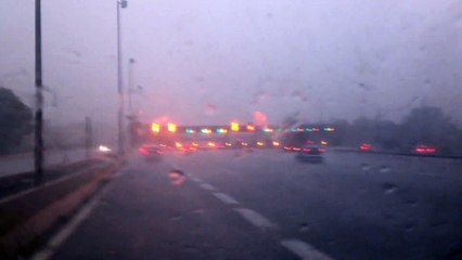 Orage sur l'autoroute A8 à Antibes