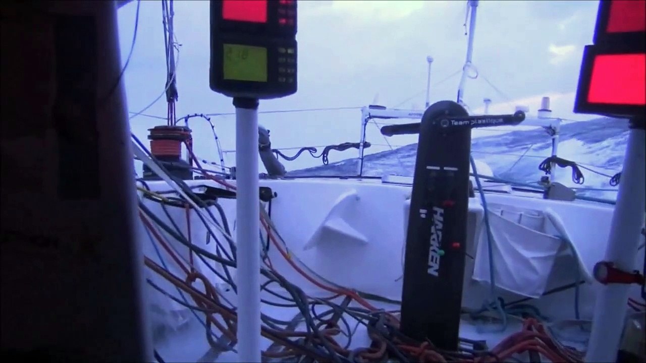 Alessandro fait visiter son bateau !