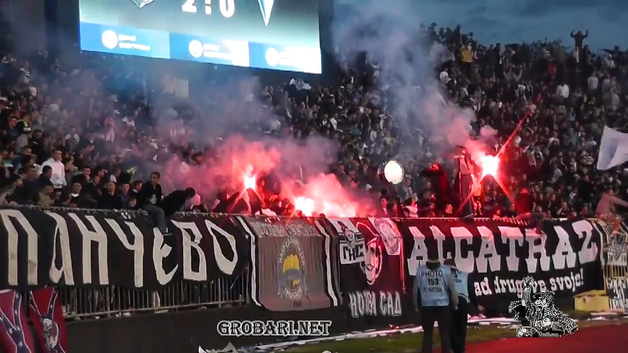 Grupa JNA i Grobari - dajte GOOOOL [ MADNESS - CRAZY FANS ]