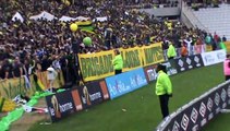 A l'occasion du derby de l'ouest entre le FC NANTES et le STADE RENNAIS disputé le Dimanche 2 Novembre 2014, un hommage a été rendu à Jean-Jacques DRET avant le match à La Beaujoire.