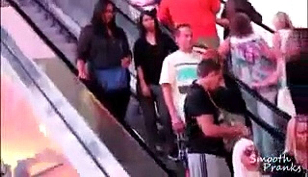 Escalator Pickpocketing in Vegas (SOCIAL EXPERIMENT) - Pranks on People - Funny Pranks - Pranks 2014 BY NEW BEST FUNNY VIDEOS C2