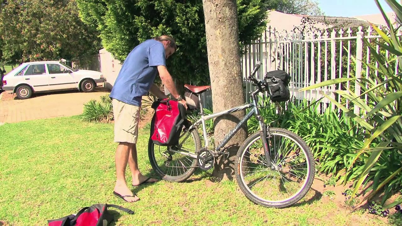 Vom Krieg zum Frieden: Ex-Soldat besucht Angola per Rad