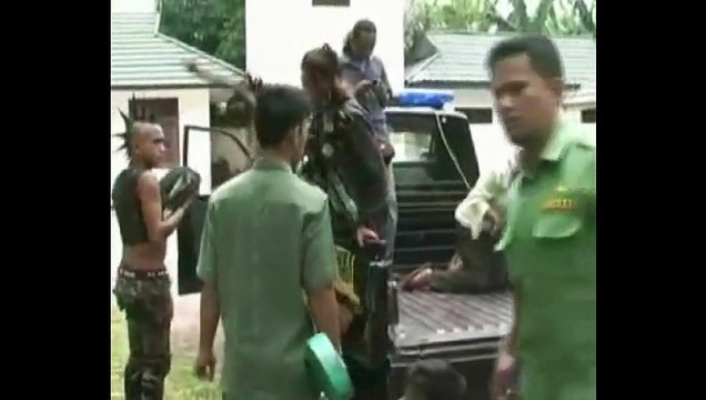 punk hand clipper haircuts in Indonesia