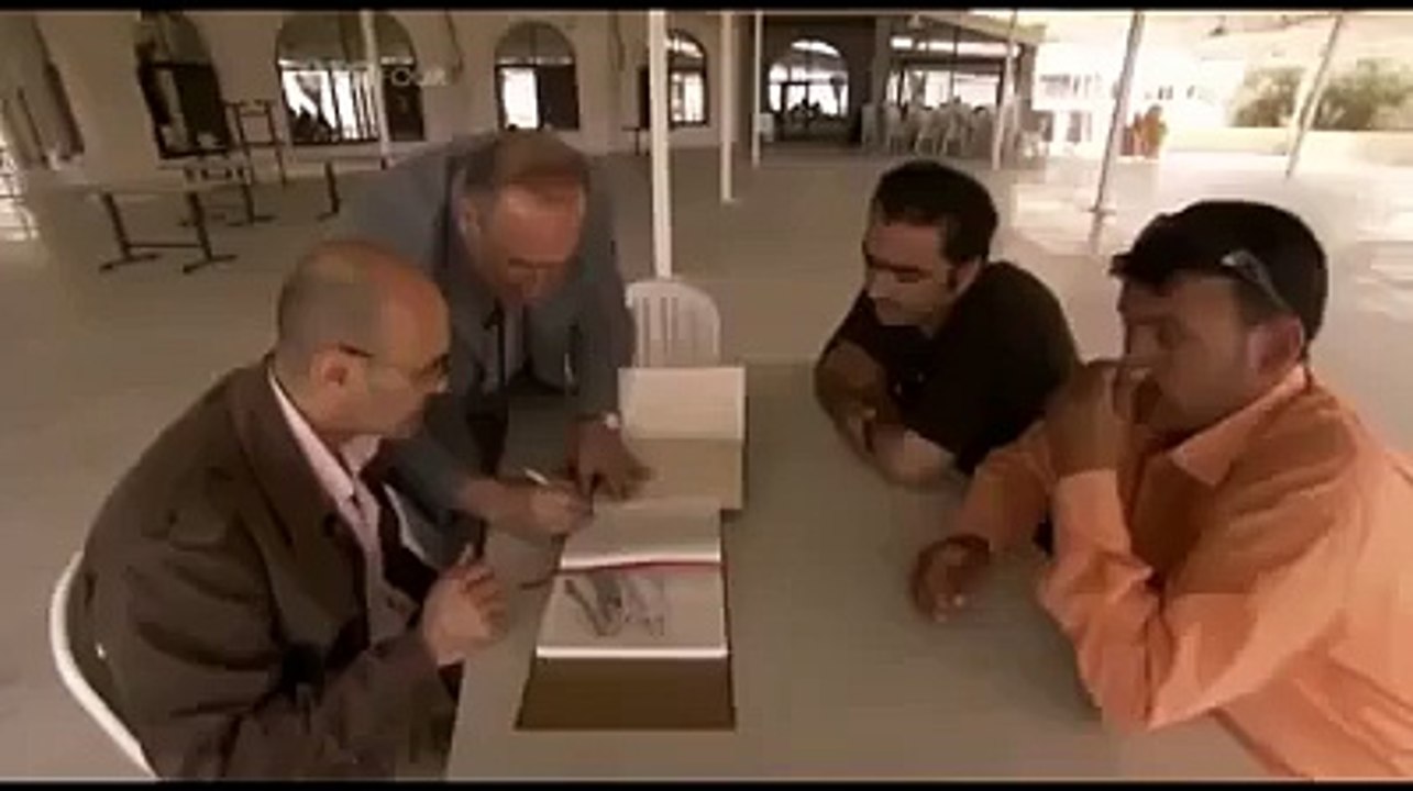 معروف مسلمان طبیعات دان، ریاضی دان اور فلکیات دان ابو الریحان محمد بن احمد البیرونی نے زمین کا سائز کیسے معلوم کیا