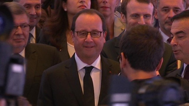Mi-mandat: l'échec des mesures économiques de François Hollande