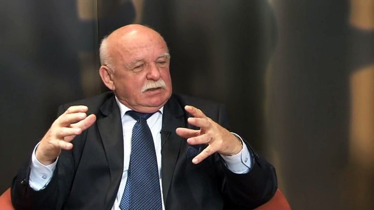 Pod Lupą - Kazimierz Janik