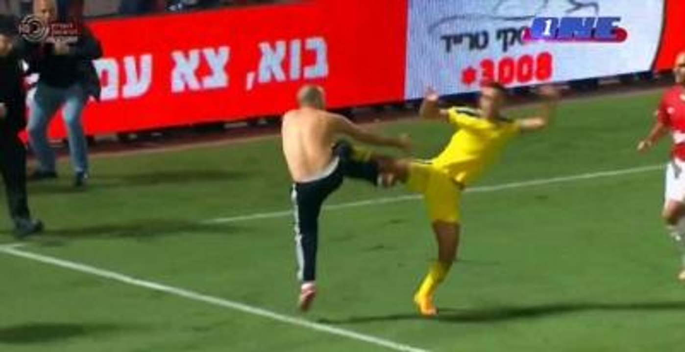 Taraftar Sahaya Girdi, Derbi Yarıda Kaldı