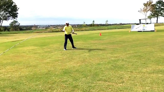 Un golfeur bat le record du monde du putt de golf le plus long : 6m de long!