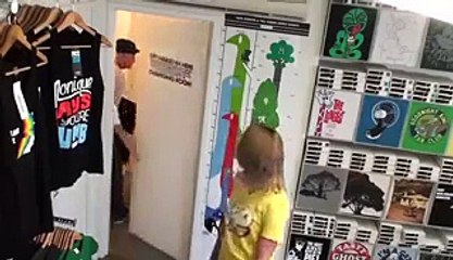 Fuuny Prank In Girls Changing Room