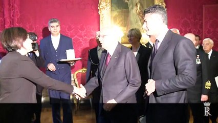 Roma - Napolitano consegna a Martina Giangrande l'Onorificenza di Cavaliere dell'OMRI (04.11.14)