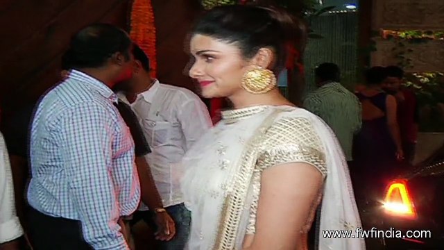 Bollywood Celebs At Grand Diwali Party With Bachchan Family.(masala)