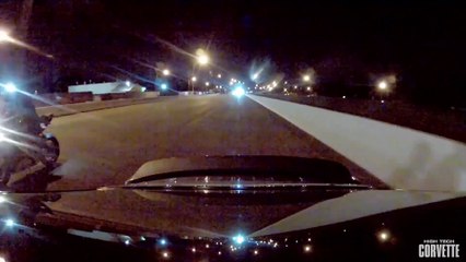 Une Porsche de 1200 ch ridiculise un groupe de motards