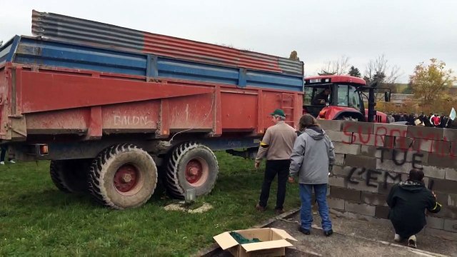 Marne. Les agriculteurs déversent du fumier