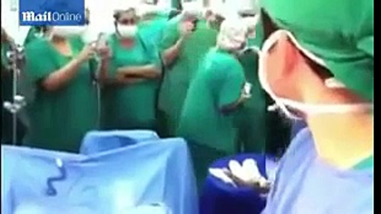 Vous ne devinerez jamais ce qu'on a sorti du ventre de cet homme !