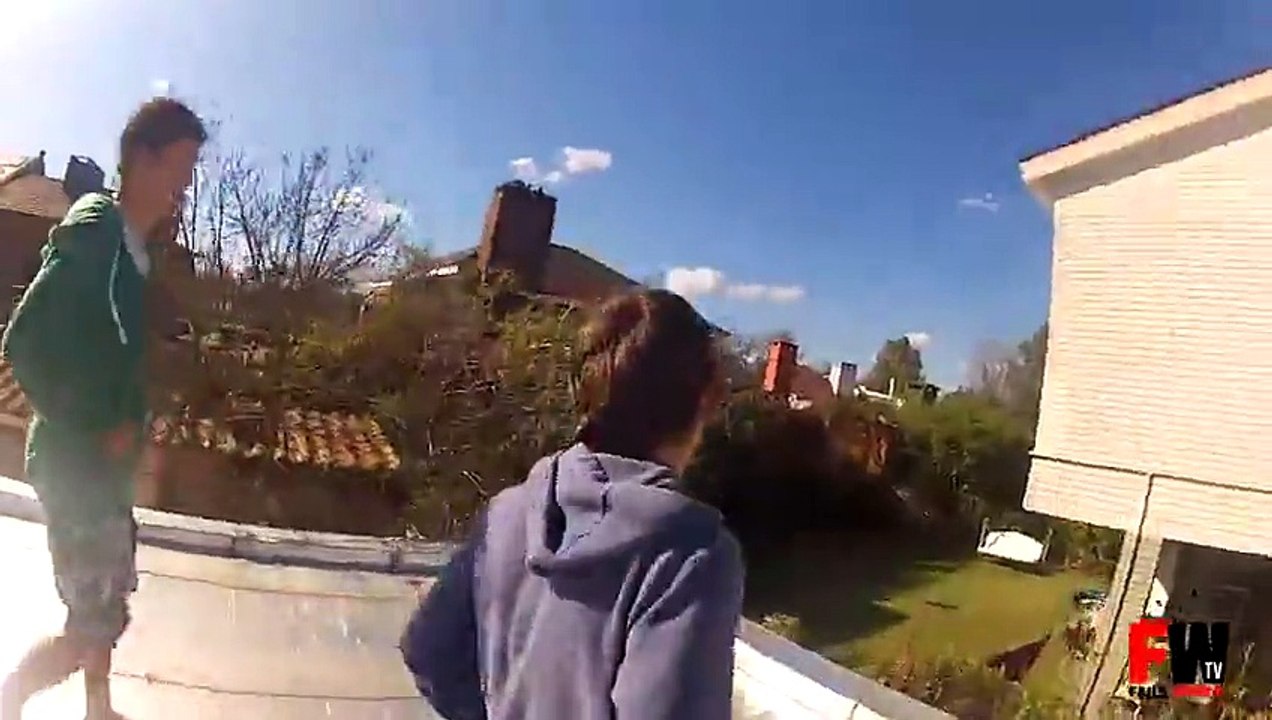 FAILS WORLD - Ball kick fail !