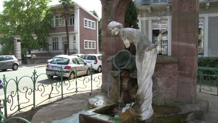 Restauration de la statue " La femme au puits "