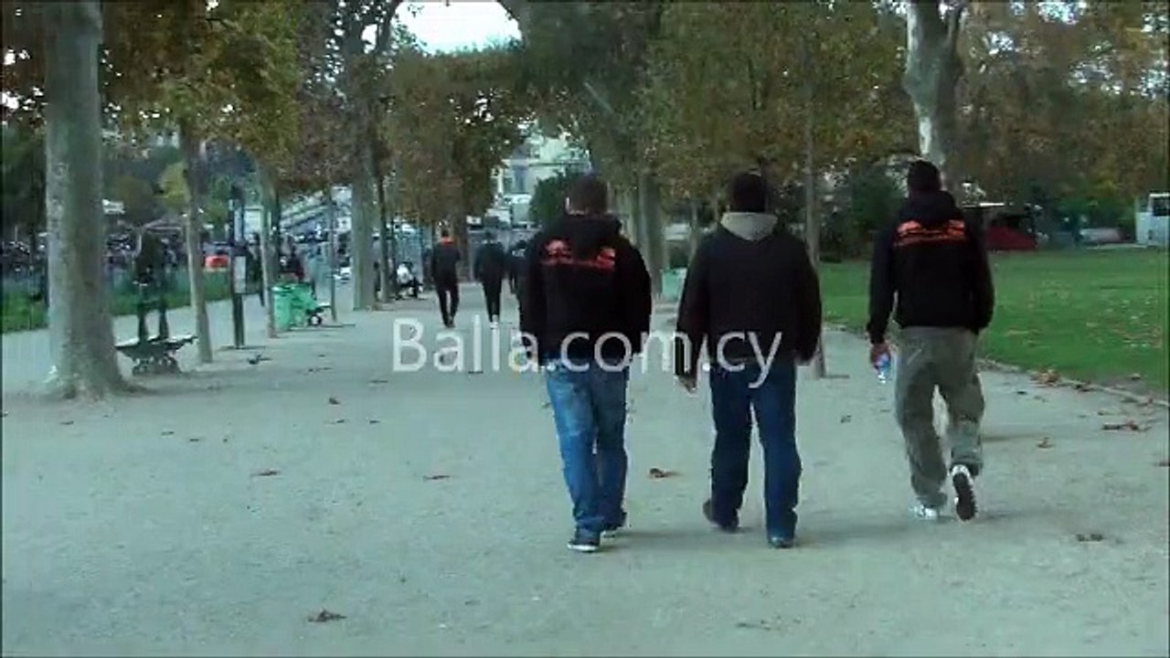 ΑΠΟΕΛ-Παρίσι-Πύργος Άιφελ-φίλαθλοι (2)