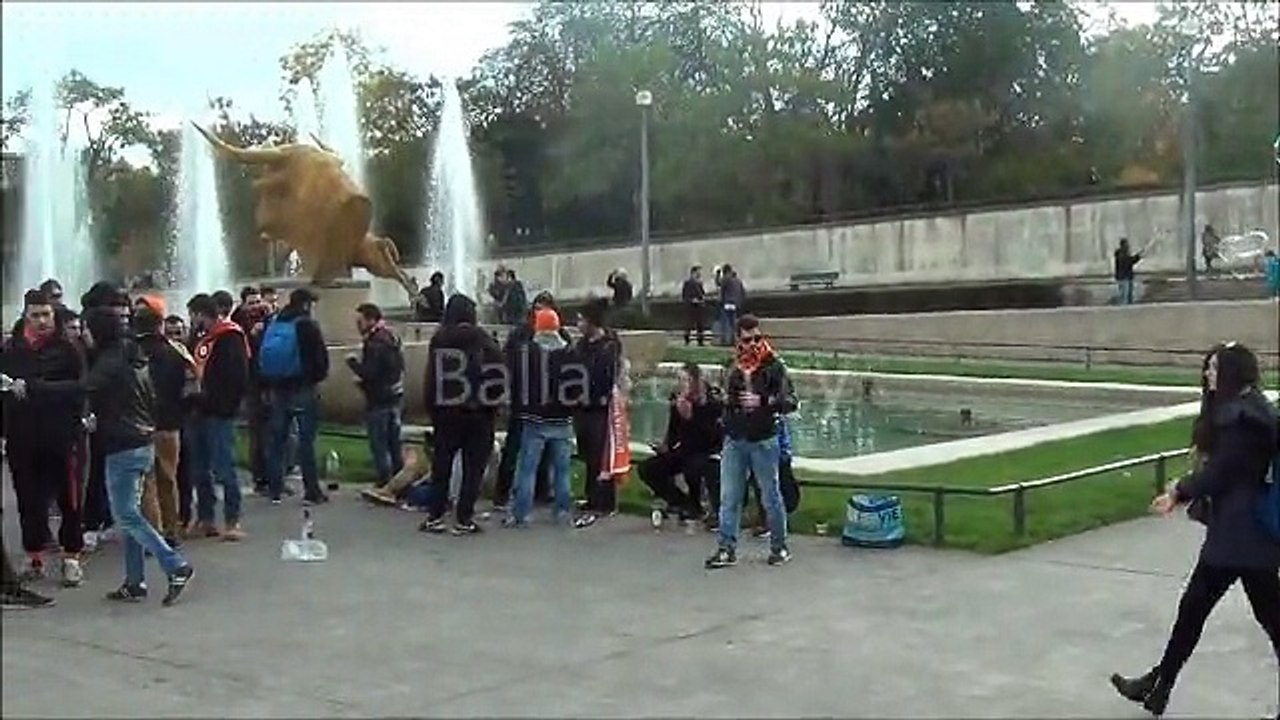 ΑΠΟΕΛ-Παρίσι-Πύργος Άιφελ-φίλαθλοι (8)