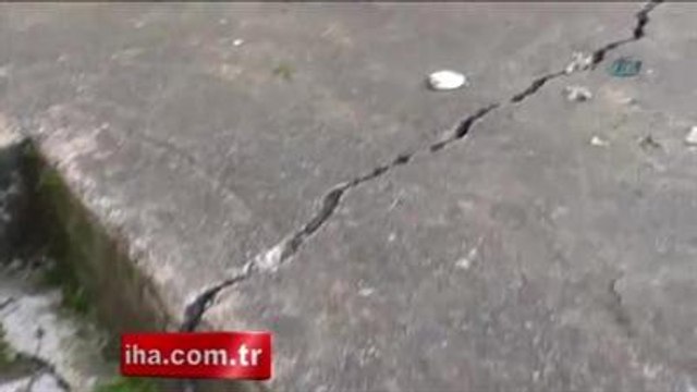 Rize'de Toprak Kayması Yüzünden Altı Ev Boşaltıldı