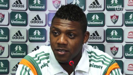 Zagueiro do Flu pede tranquilidade para encarar o Coritiba