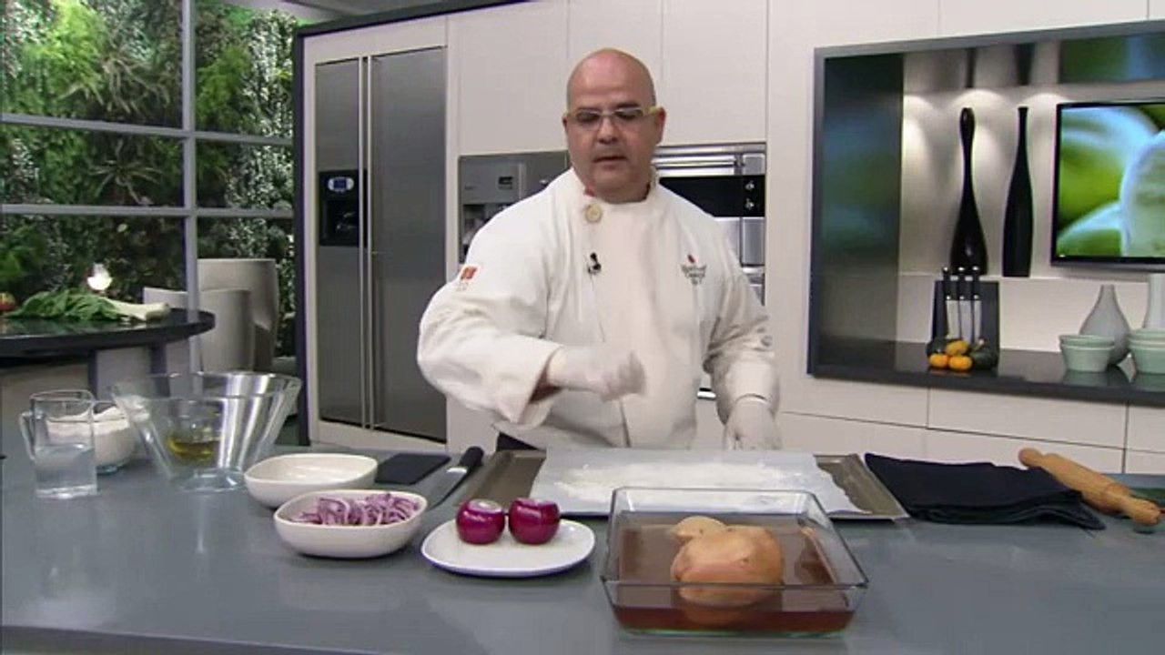 Coca d'espelta amb bledes, codony i verat marinat