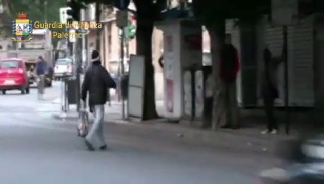 Palermo - GdF scopre un falso cieco che gestiva una pescheria