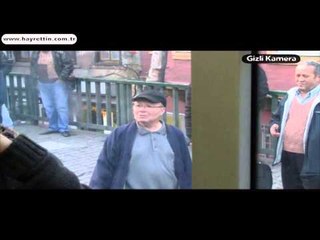 Erol Büyükburç otobüste, muavin şakası :)