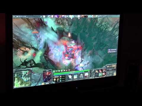 Evil Geniuses beating Na`Vi in 1st quarterfinal match @ DreamHack Winter 2012