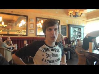 Na`Vi.Counter-Strike in Heathrow airport (with Eng subs)