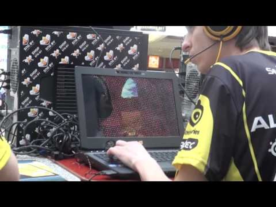Na`Vi vs Moscow 5 - dust2 @ TECHLABS BY 2012 showmatch