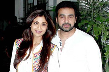 Shilpa enjoys a movie night with hubby Raj!