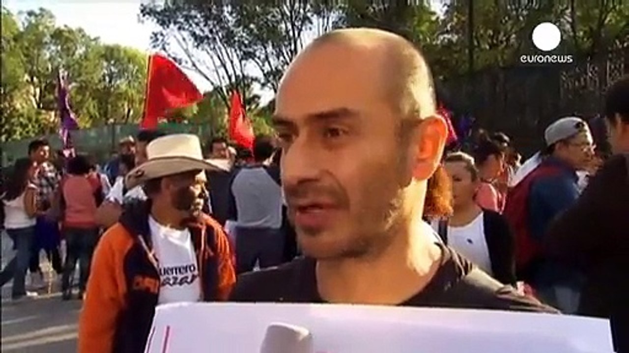 Mexiko-Stadt: Tausende protestieren wegen Verschwinden von 43 Studenten