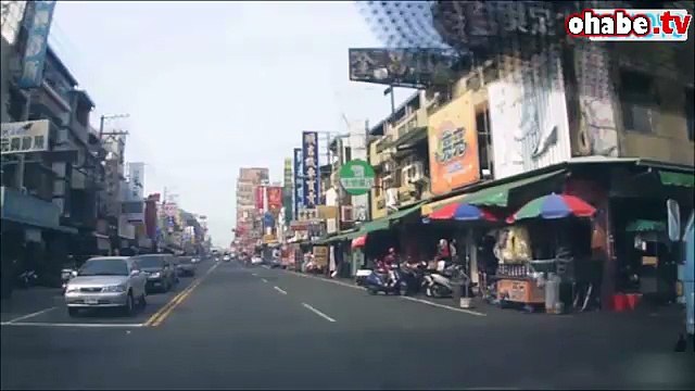 Arabanın camına böyle yapıştılar inanılmaz kaza