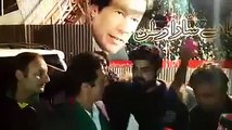 Exclusive Video of Imran Khan From Azadi Square Surrounded By Children
