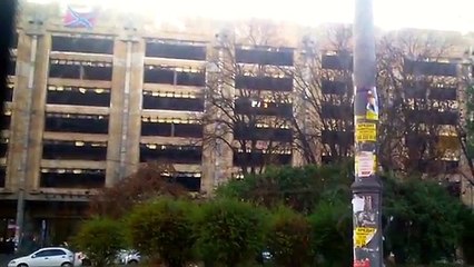 Киев на площади вывешен флаг Новороссии
