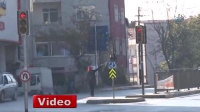 Okmeydanı'nda Maskeli Eylemcilere Polis Müdahalesi