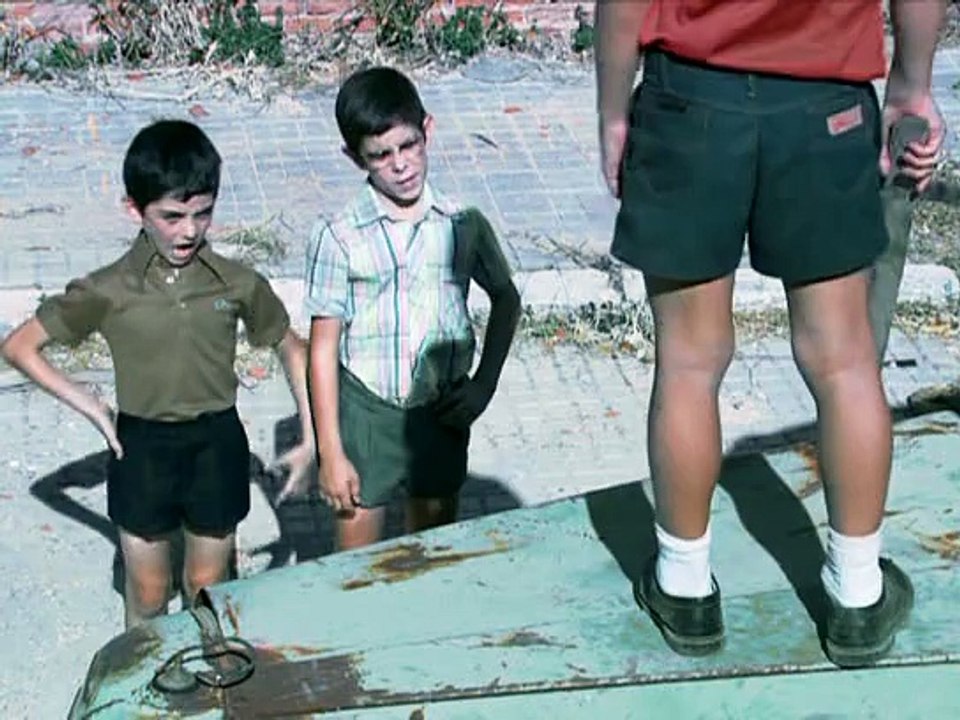 Cuentame como paso - 1x02 - Un cielo lleno de futbolines